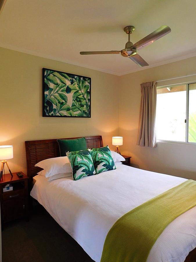 Watersons At Airlie Central Apartments แอร์ลีบีช ภายนอก รูปภาพ