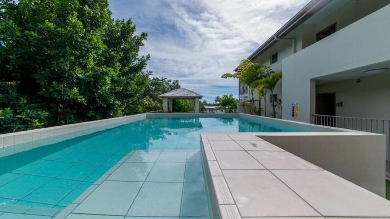 Watersons At Airlie Central Apartments แอร์ลีบีช ภายนอก รูปภาพ