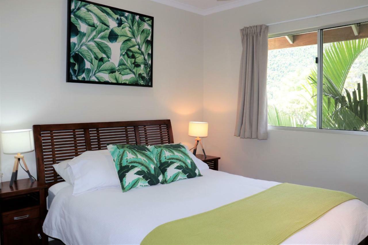 Watersons At Airlie Central Apartments แอร์ลีบีช ภายนอก รูปภาพ